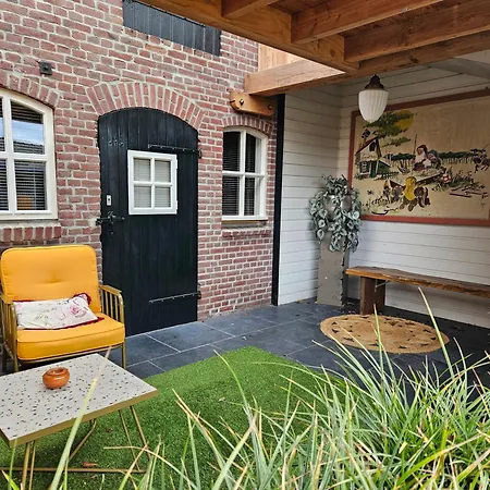 Bed En Box 3610 Bed & Breakfast Oirschot